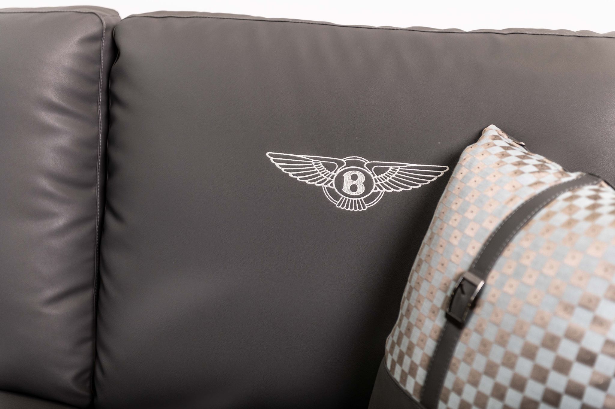 Sofa da công nghệ nhập khẩu 1918