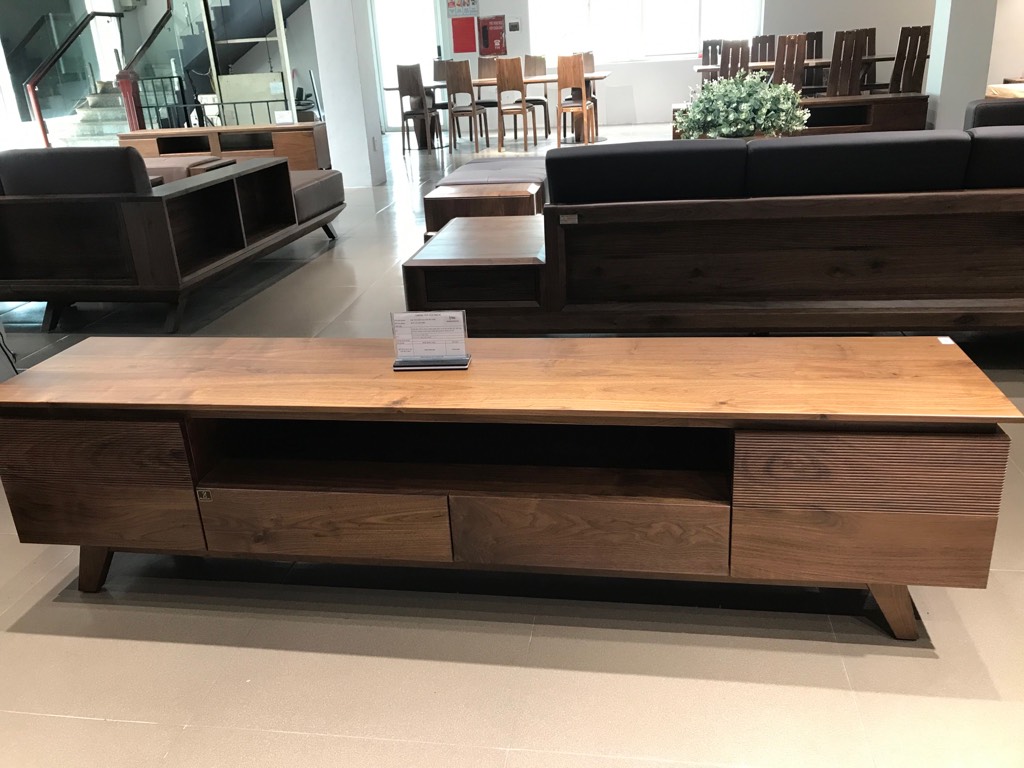 Kệ tivi gỗ óc chó cao cấp KTV-121