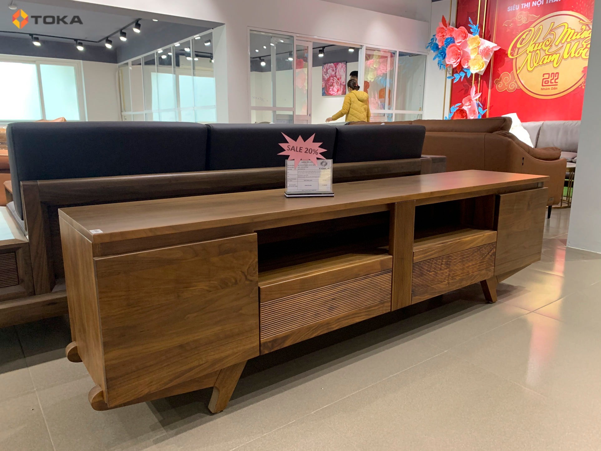 Kệ tivi cao cấp gỗ óc chó KTV-123