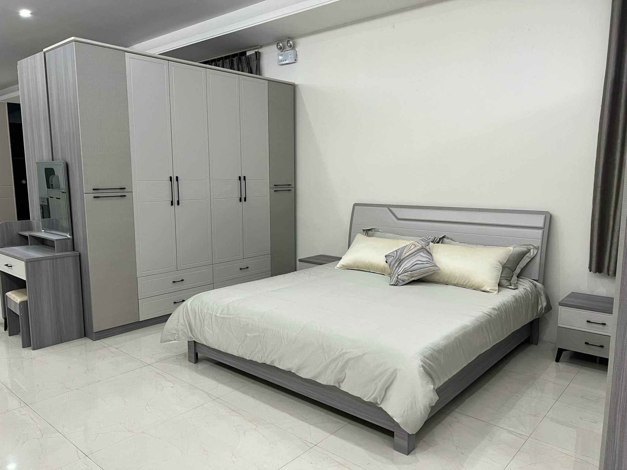 Bộ giường ngủ nhập khẩu 2128/2125