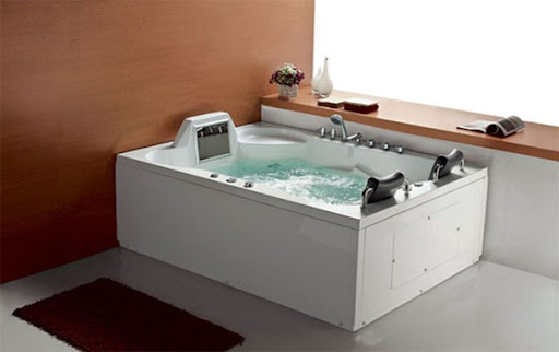 Nên sử dụng khăn mềm để vệ sinh và bảo dưỡng bồn tắm massage