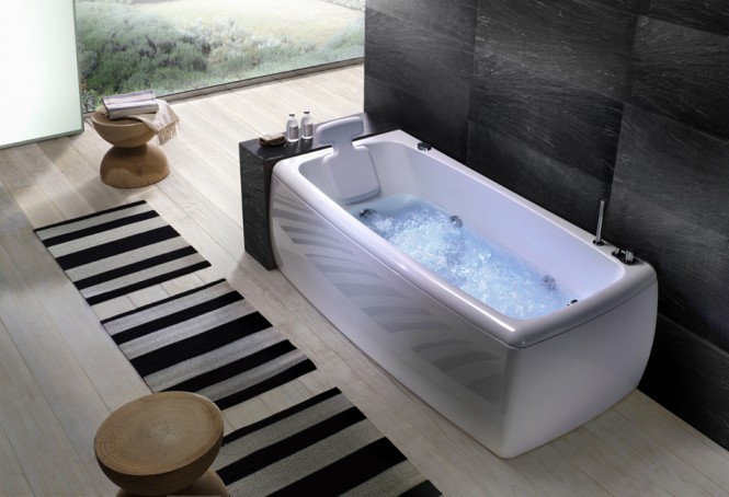 Nên vệ sinh bồn tắm massage ít nhất 1-2 lần/ tuần để đảm bảo độ bền đẹp, an toàn