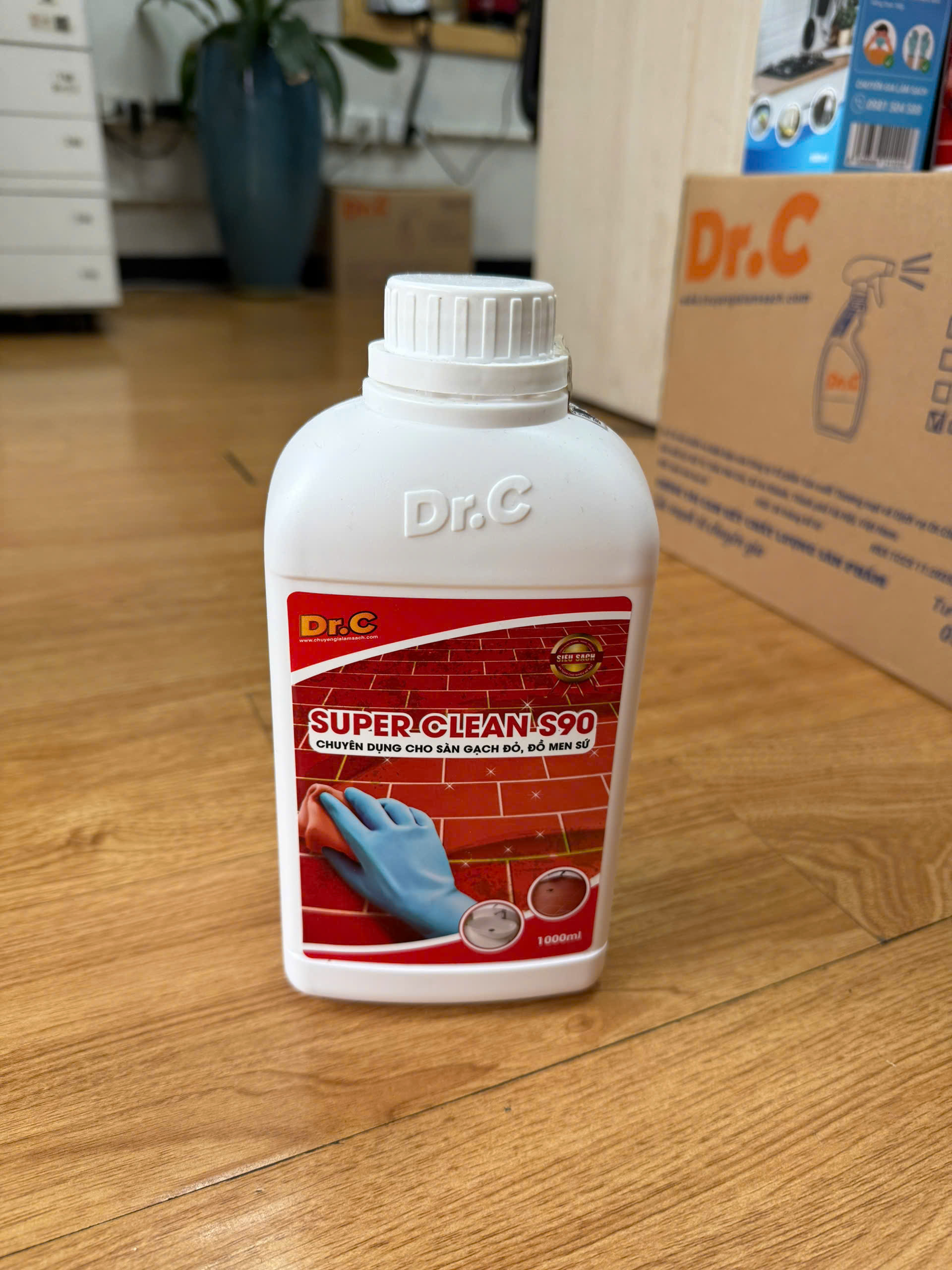 Super Clean S90 Dung Dịch Làm Sạch Các Vết Bẩn Cứng Đầu, Tẩy Xi Măng, Vôi Vữa Trên Bề Mặt Sàn Gạch