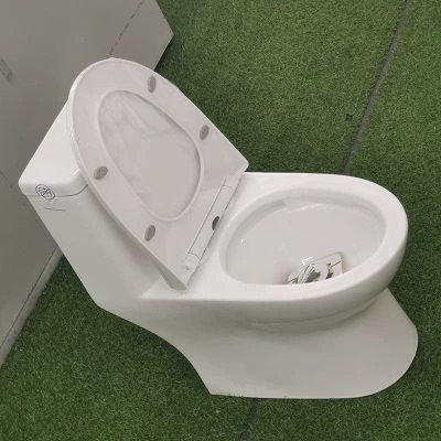 Bồn cầu liền khối men nano kháng khuẩn Moonoah FX-1305