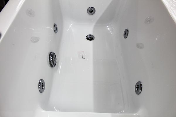 Bồn tắm massage Laiwen W-3141