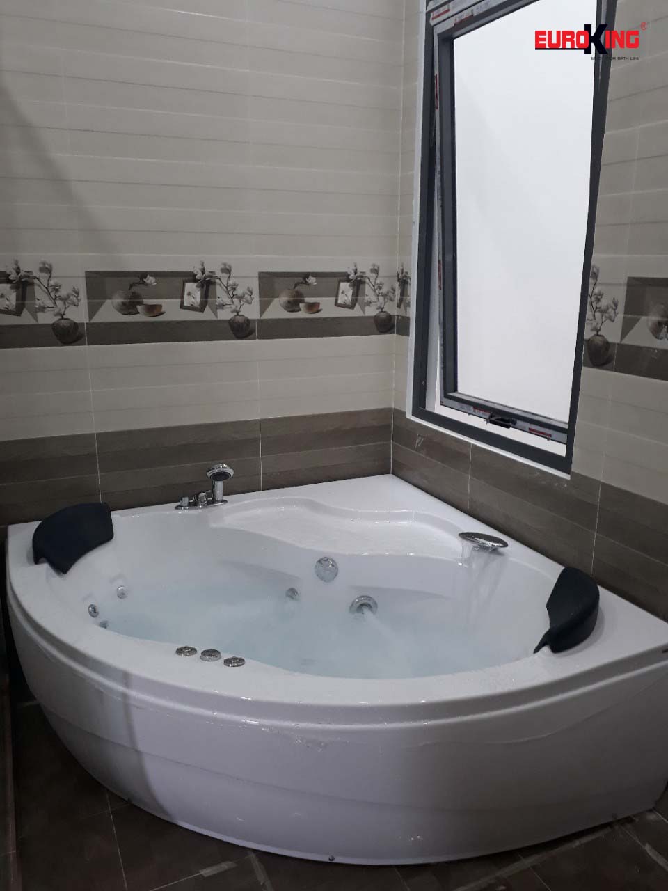 Bồn tắm góc massage Euroking EU-6601