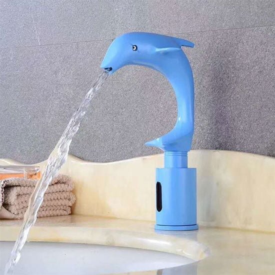Vòi rửa lavabo cảm ứng trẻ em HCG HM-D93 Blue