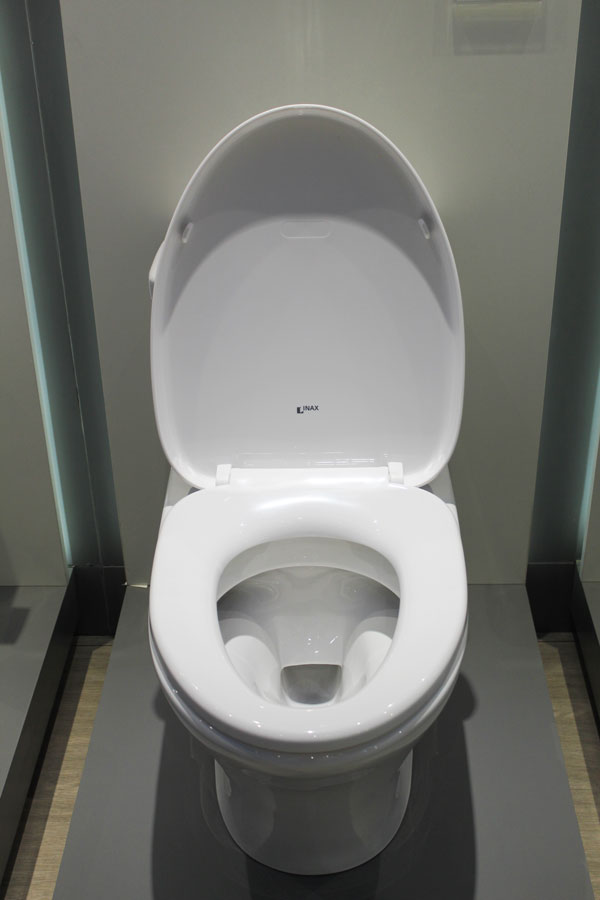 Bồn cầu Inax AC-900VRN 1 khối xả nhấn