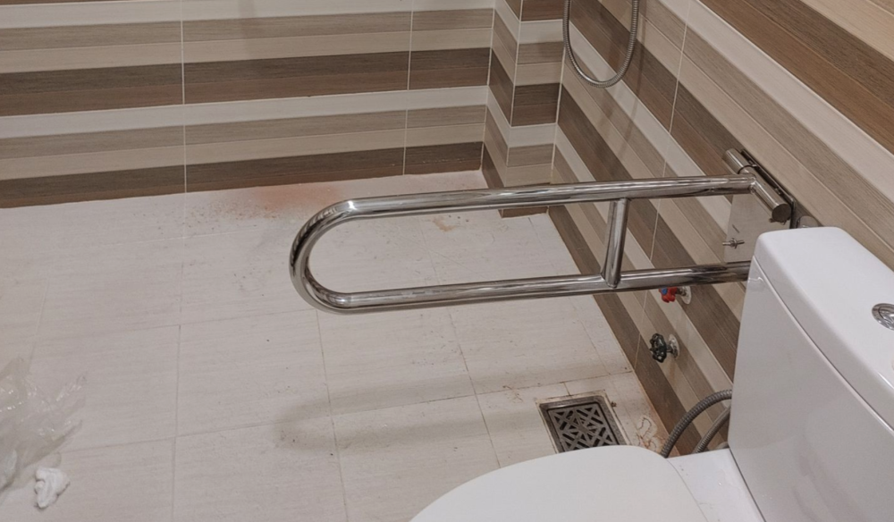 Tay vịn phòng tắm Inox Caesar GB100V dành cho người khuyết tật