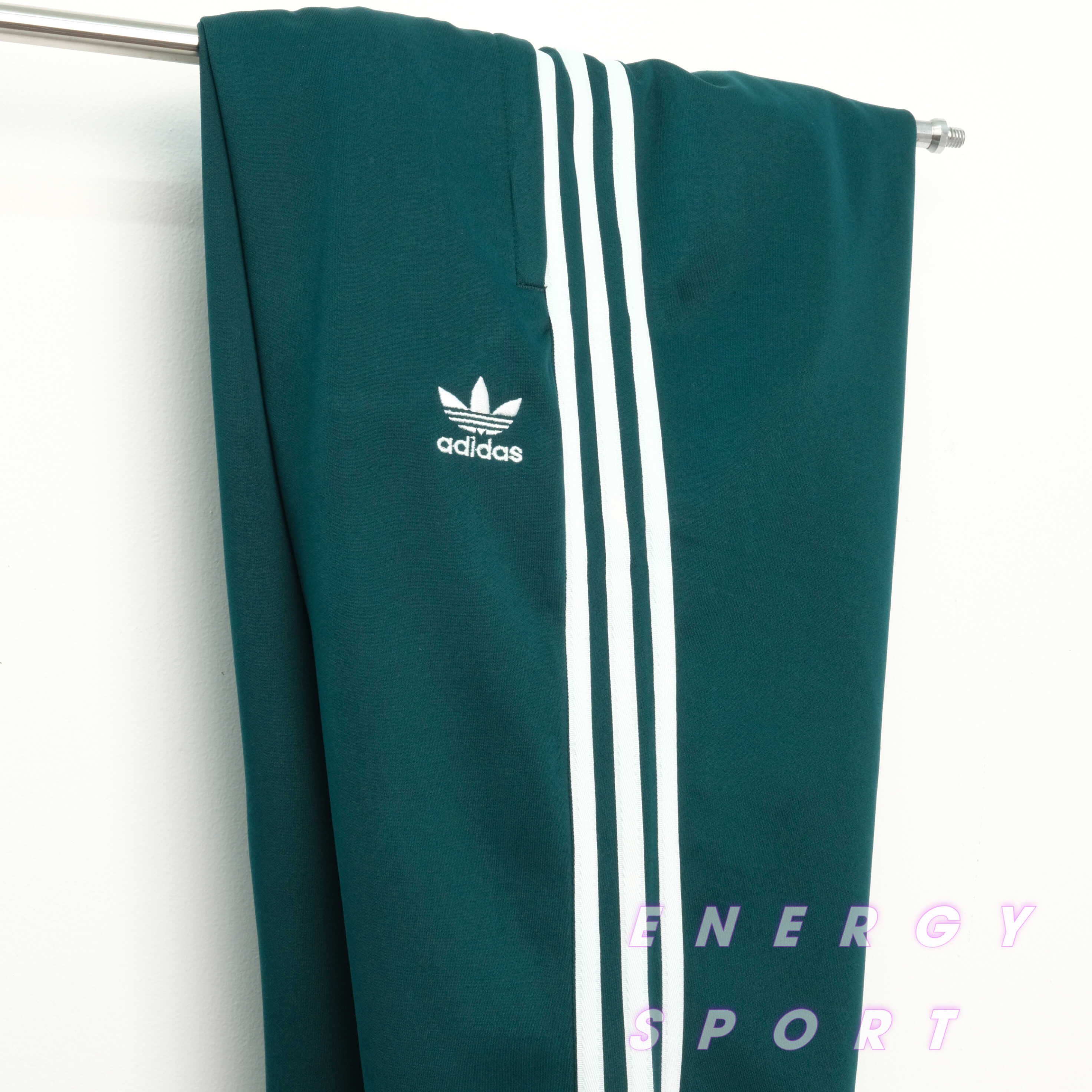 Bộ Quần Áo Thể Thao Unisex Nam Nữ Adidas Adicolor Classic Primeblue SST Track - Màu Xanh