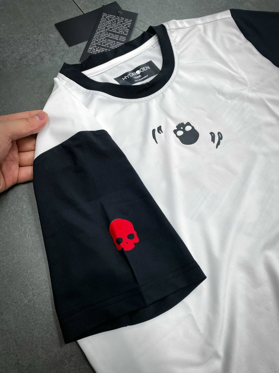 Bộ Quần Áo Thể Thao Tennis Hydrogen Crazy Racket Tech D00016-001