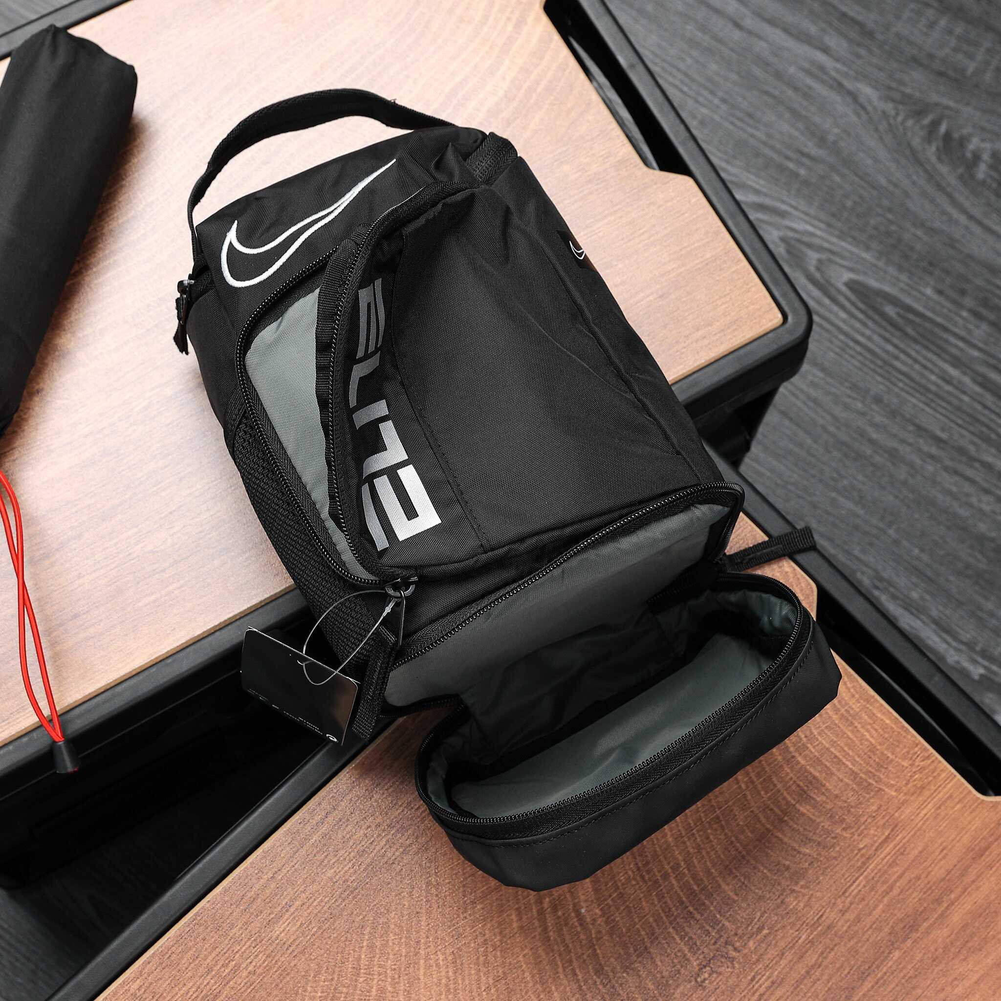 Túi Cầm Tay Đa Năng Nike Elite Fuel Pack