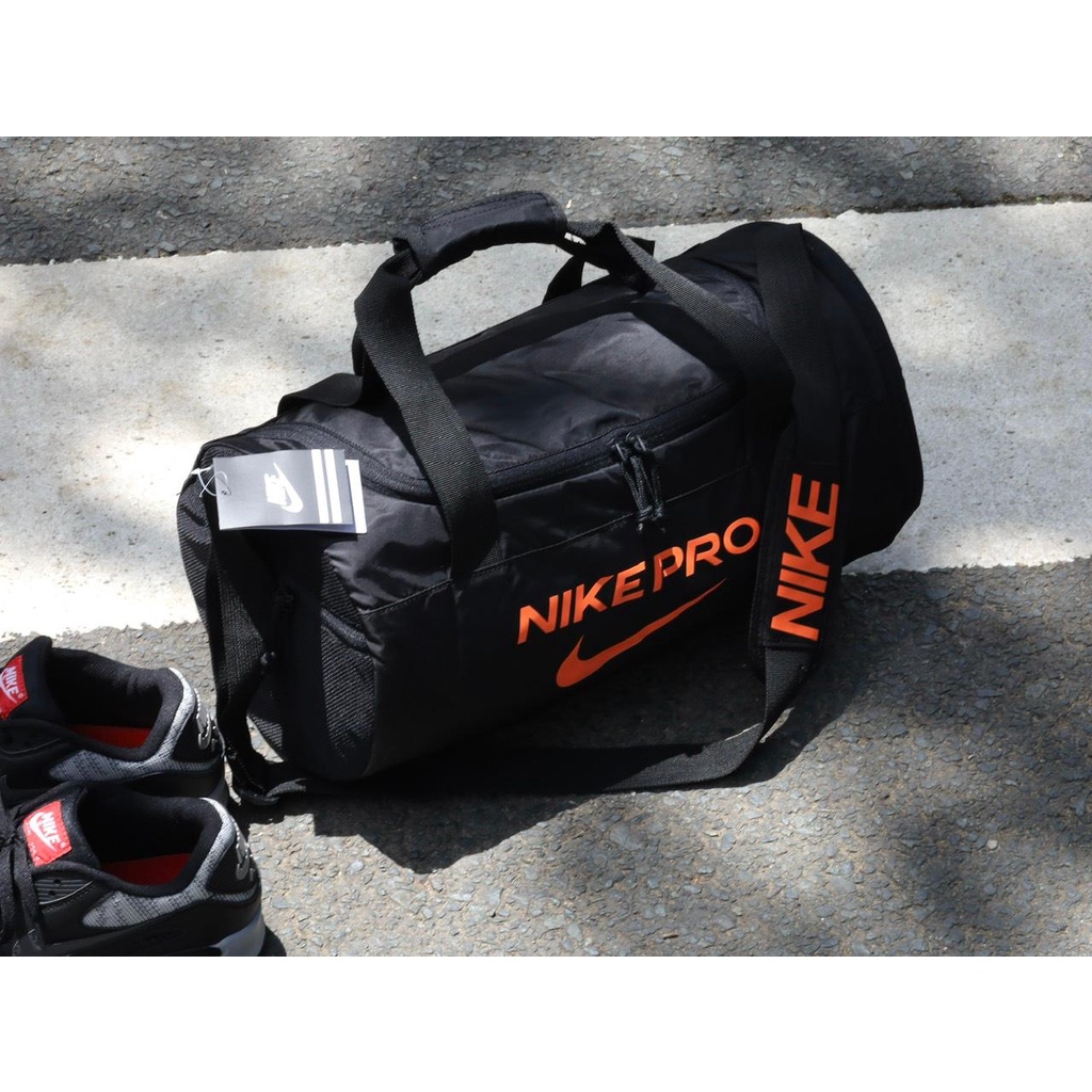 nike pro duffle bag