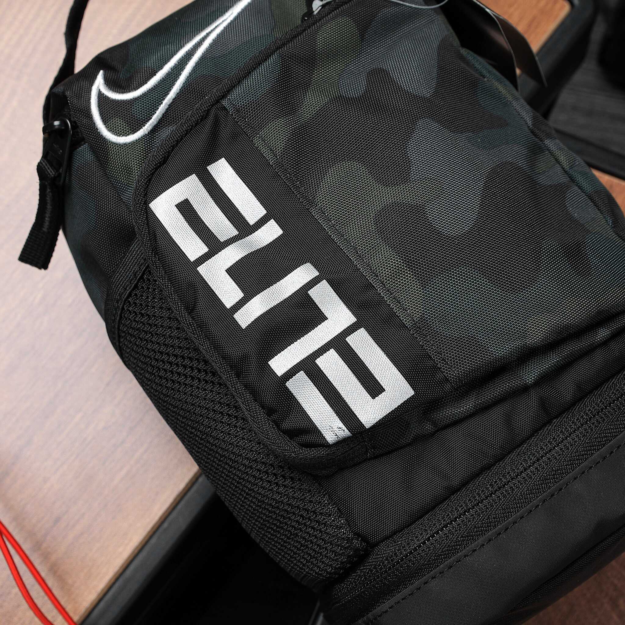 Túi Cầm Tay Đa Năng Nike Elite Fuel Pack