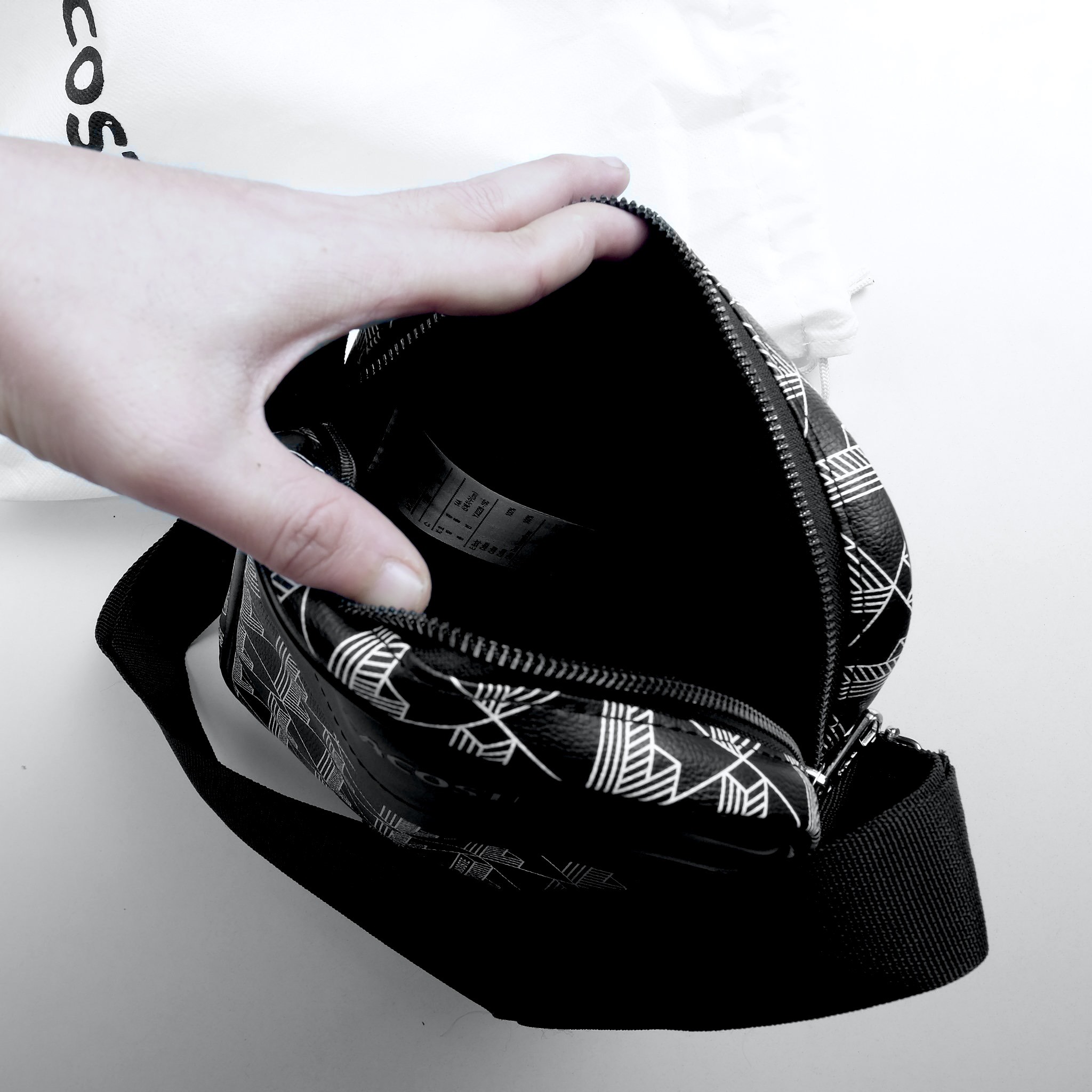 Túi Đeo Chéo Thời Trang Lacoste Black Monogram-pattern Messenger Bag