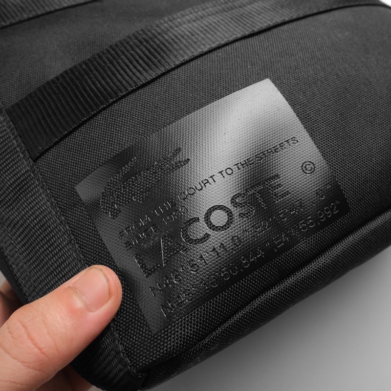 Túi Đeo Chéo Thời Trang Unisex Nam Nữ Signature Print Water-Repellent Reporter Bag