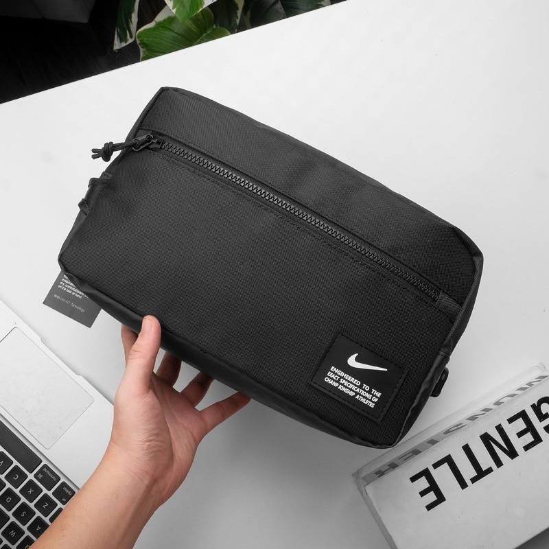 Túi Đựng Giày Thể Thao NK Utility Academy Football Shoe Bag DC2648-010