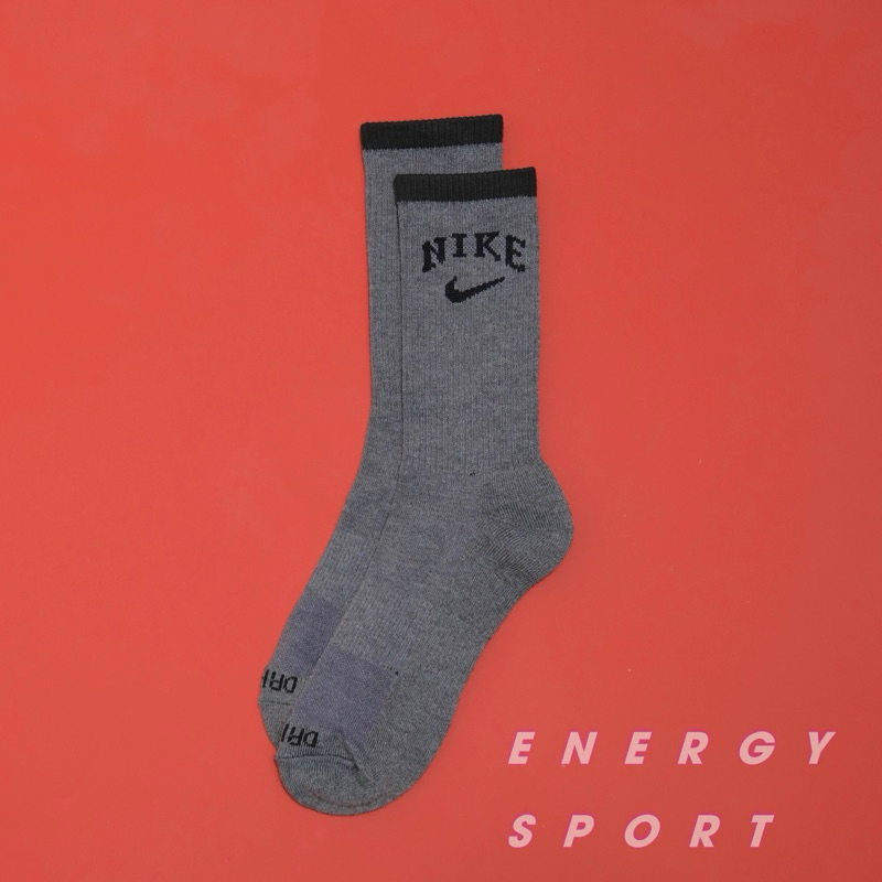 Vớ/ Tất Nike Sportswear Dri-FIT Everyday Essential DX5089 102