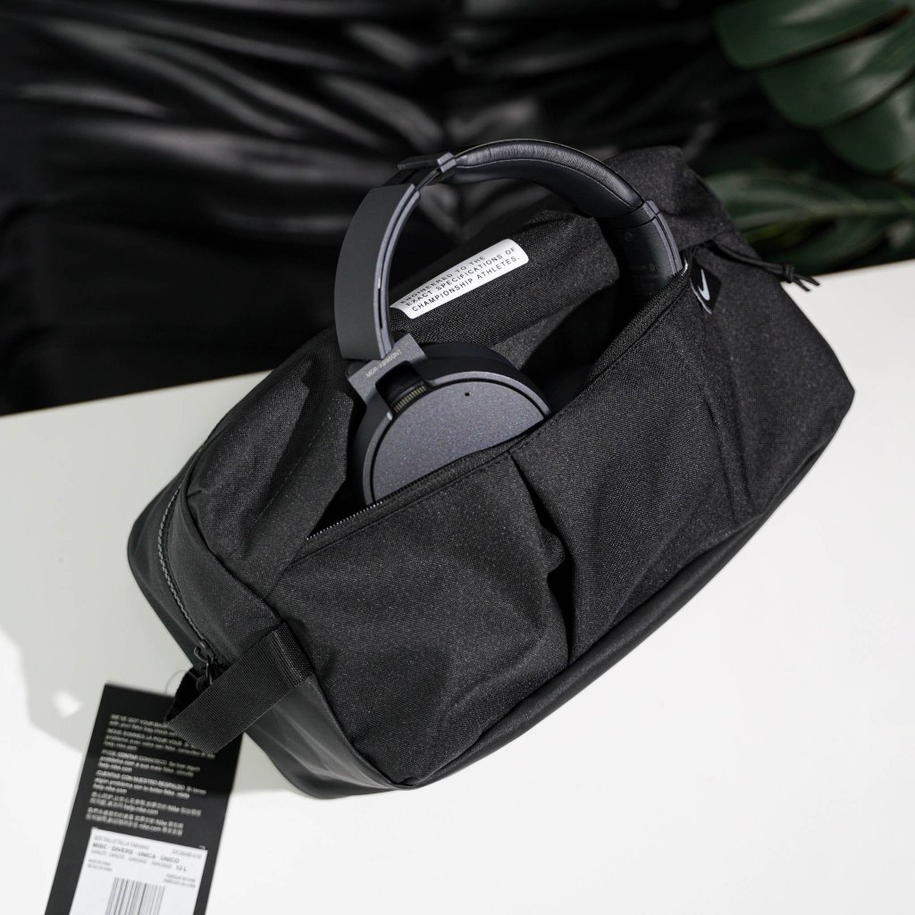 Túi Đựng Giày Thể Thao NK Utility Academy Football Shoe Bag DC2648-010