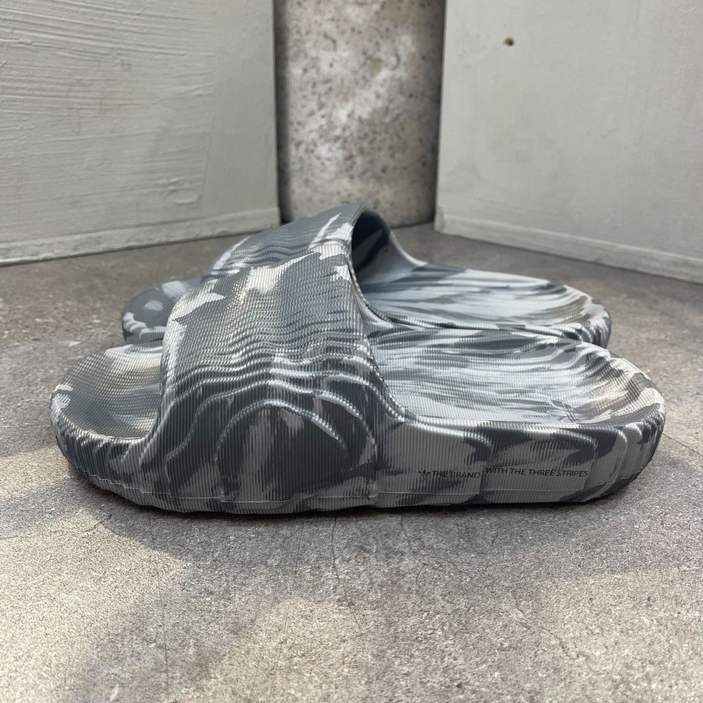 Dép Adidas Unisex Adilette 22 Slides "Smoke Gray" - IE7760