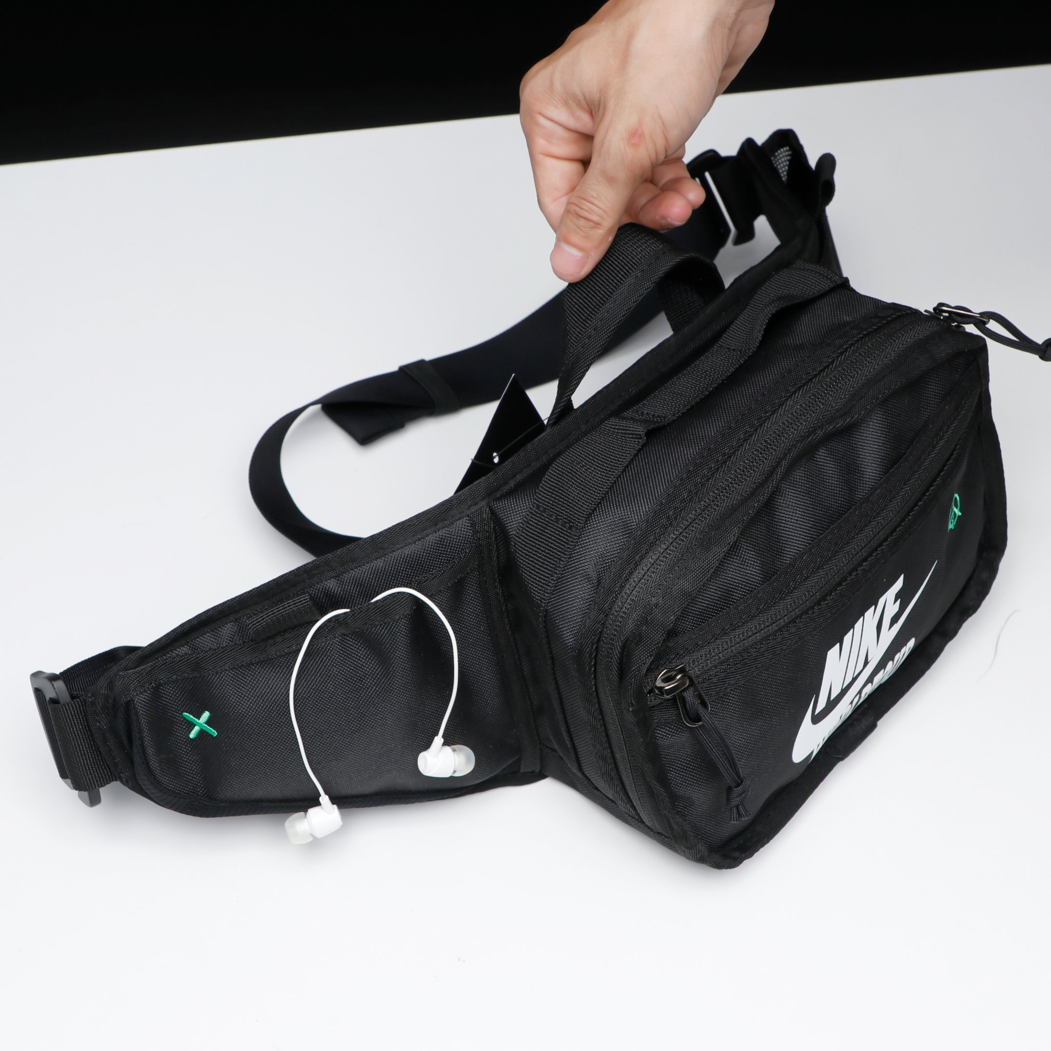 Túi Đeo Chéo Thời Trang Unisex Nike World Tour - Waist Bag DH3079-010