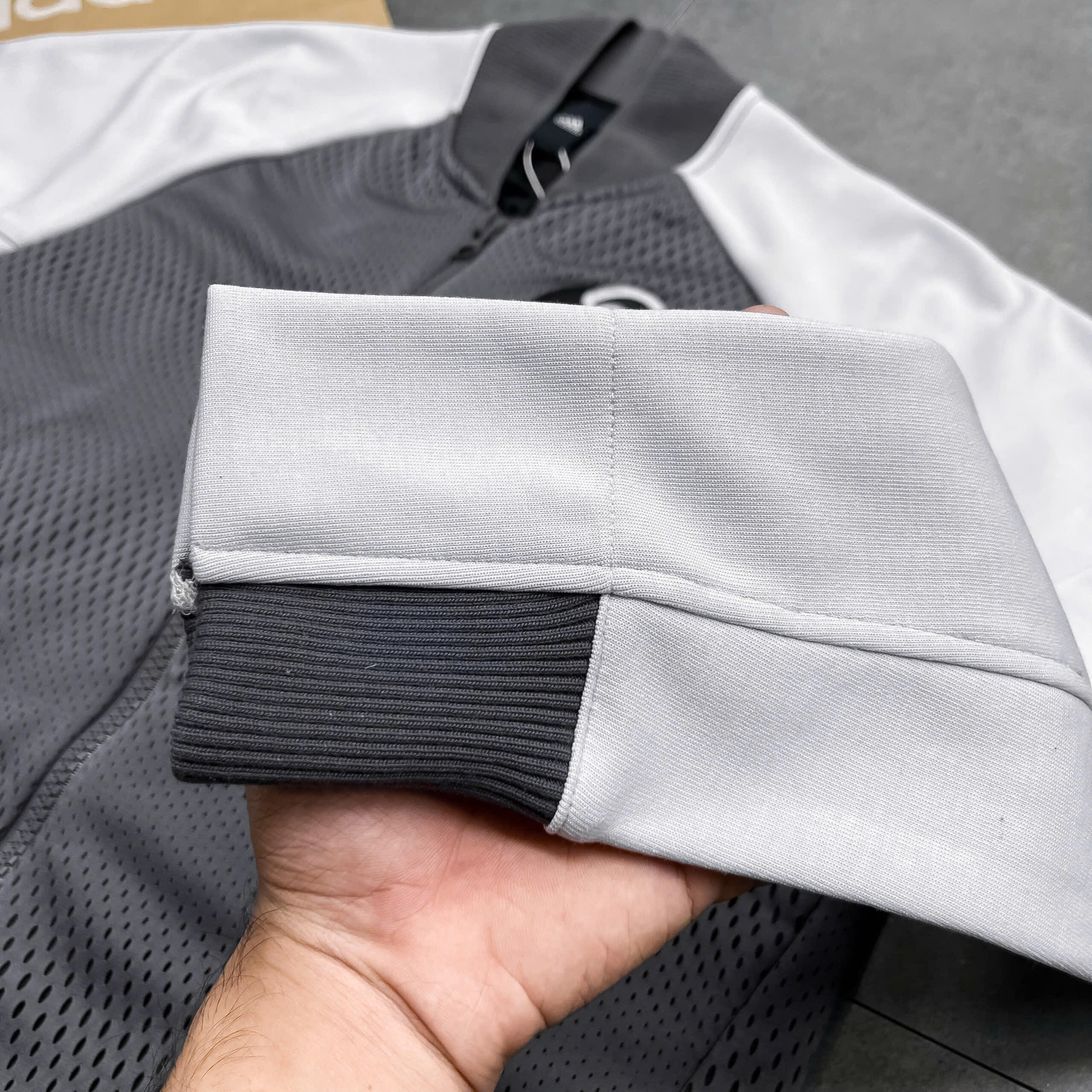 Áo Khoác Bomber Thể Thao Adidas VRCT Primeblue Xám - FB8121