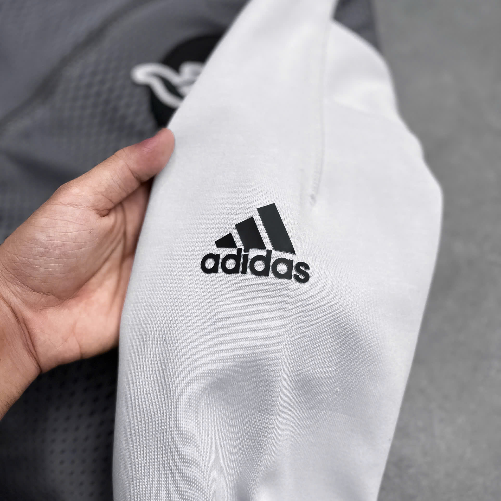 Áo Khoác Bomber Thể Thao Adidas VRCT Primeblue Xám - FB8121