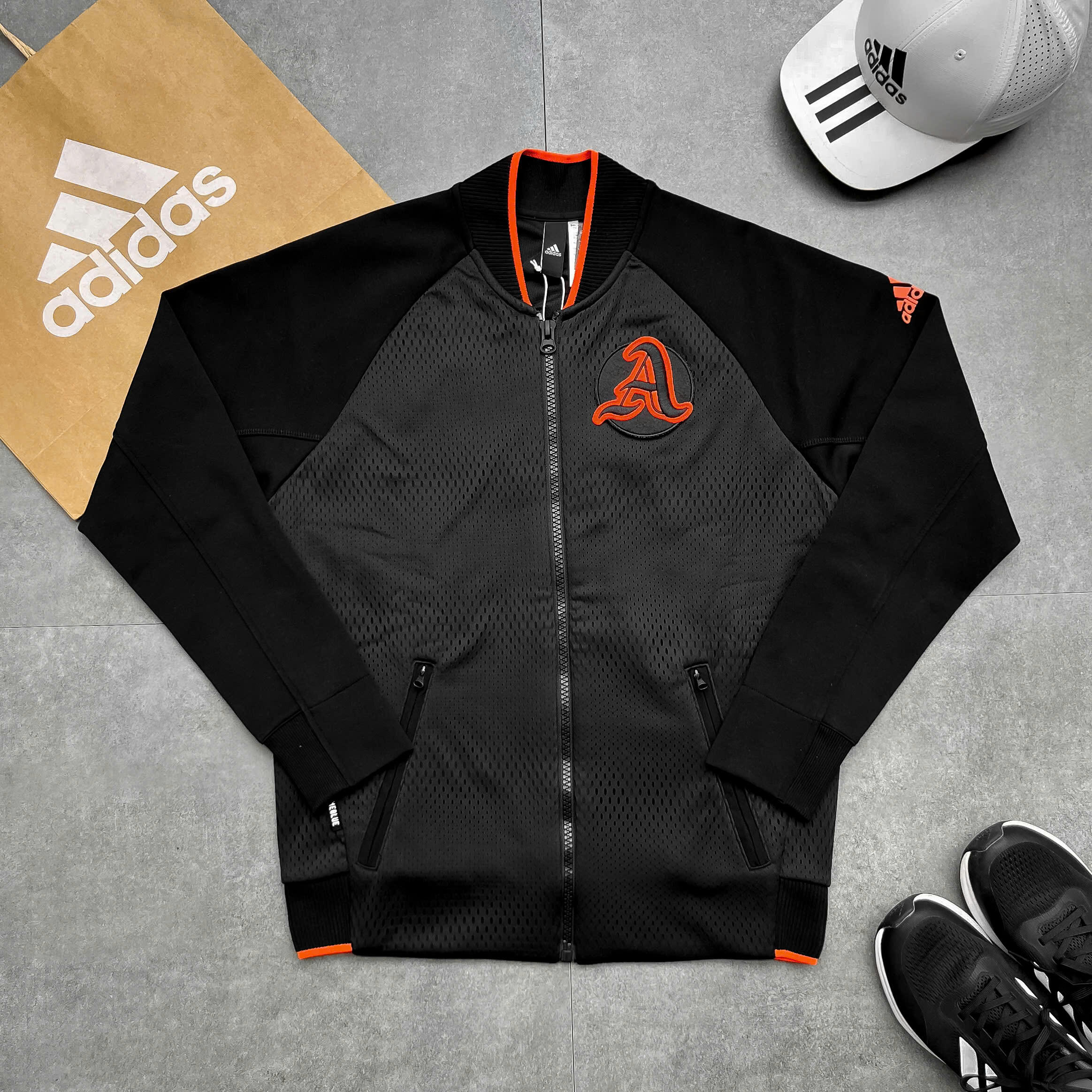 Áo Khoác Bomber Thể Thao Adidas VRCT Primeblue Đen - FP8120