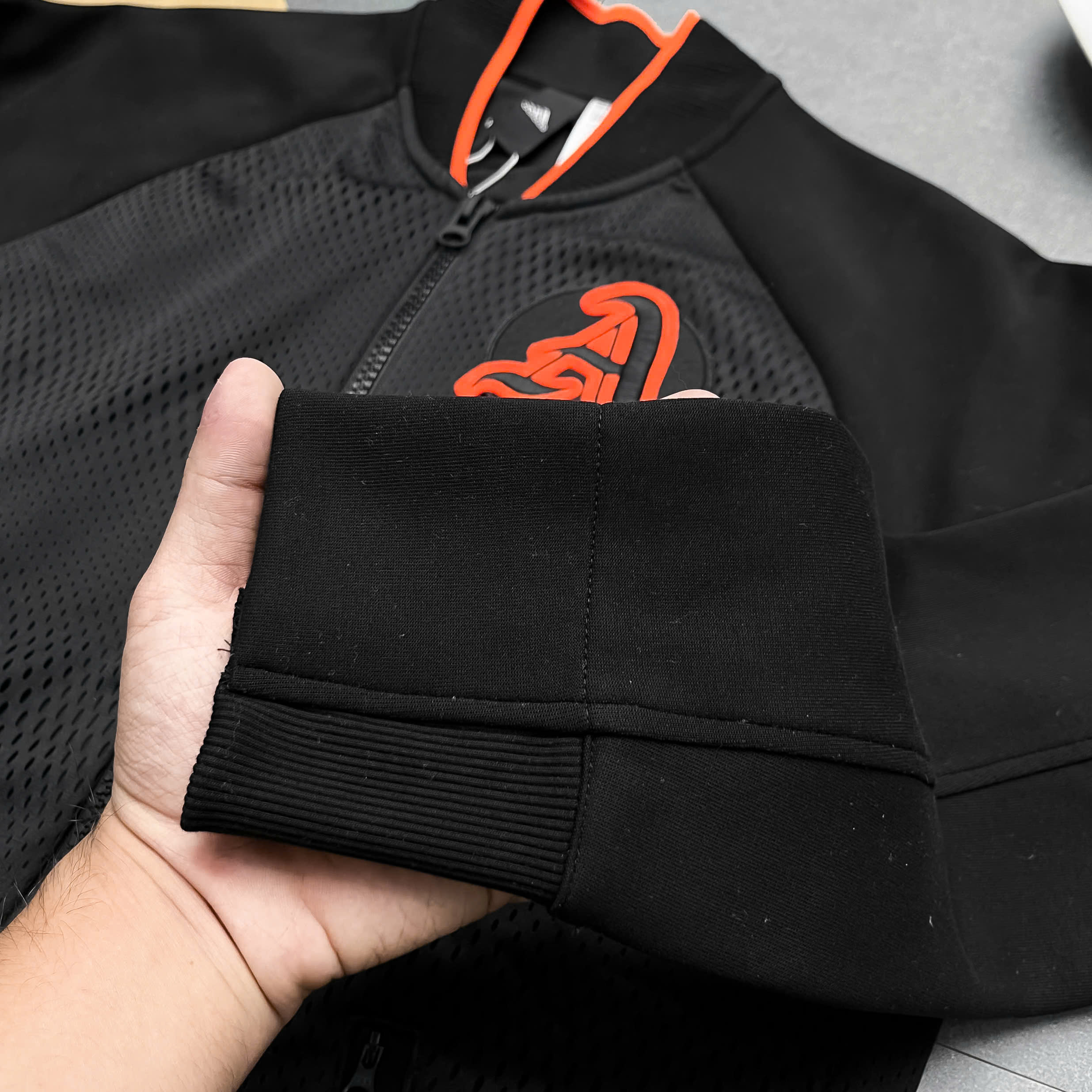 Áo Khoác Bomber Thể Thao Adidas VRCT Primeblue Đen - FP8120