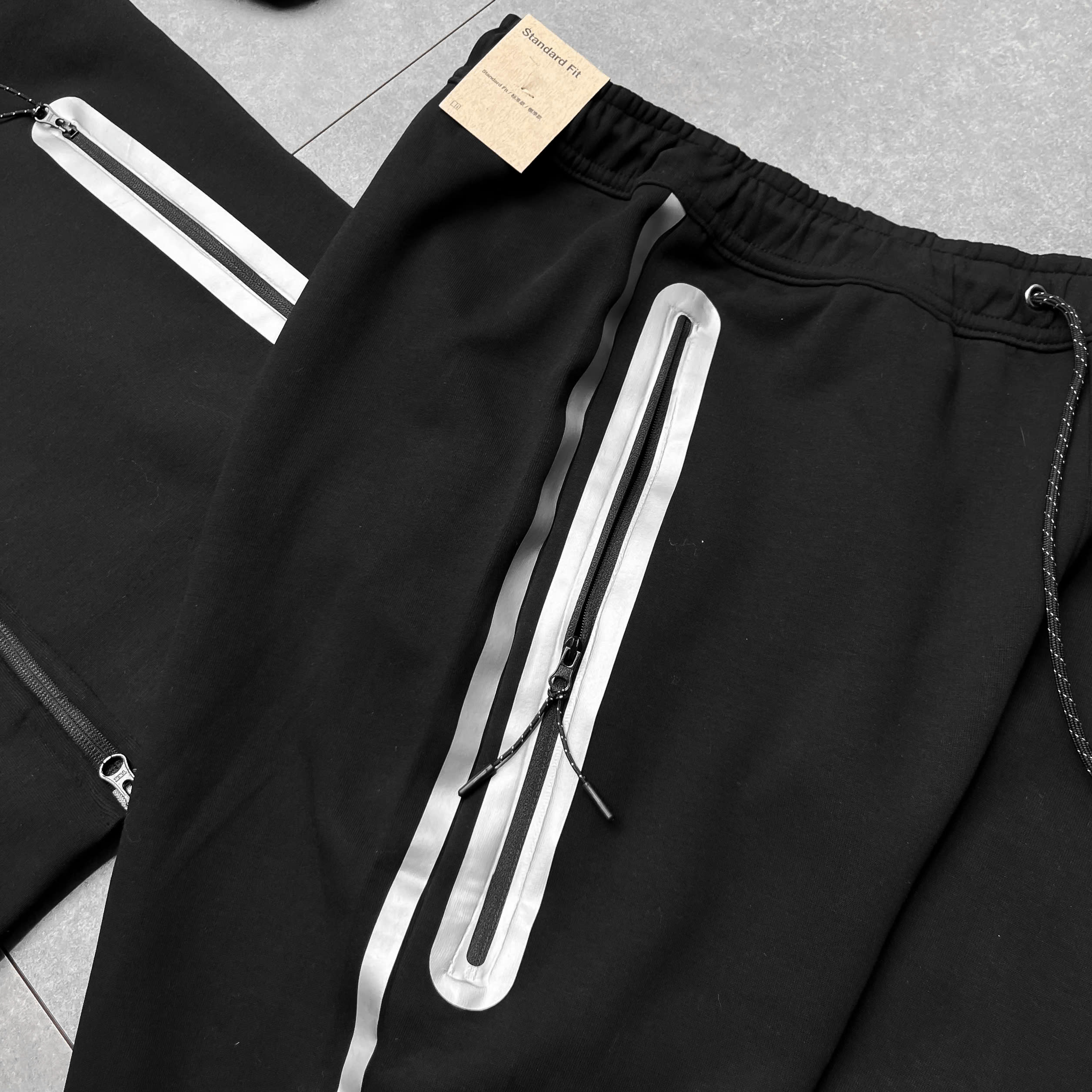 Quần Dài Thể Thao Nike Tech Reflective Design Details Fleece Joggers FZ0762-010