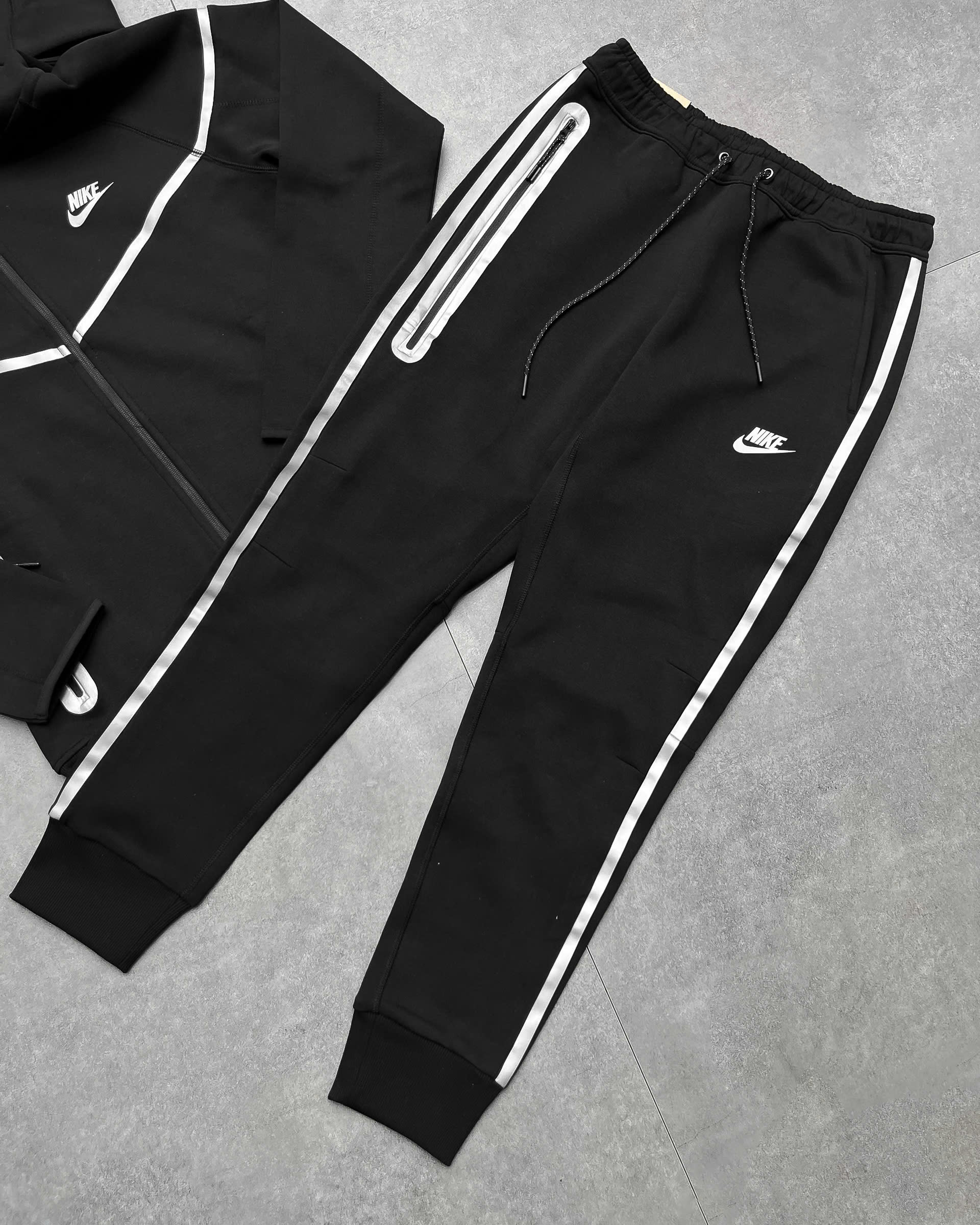 Quần Dài Thể Thao Nike Tech Reflective Design Details Fleece Joggers FZ0762-010