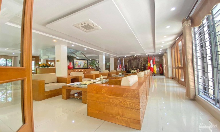 Cần bán căn biệt thự Khu Đô thị Đặng Xá, Full nội thất cao cấp.