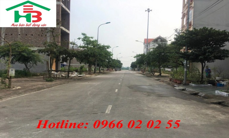 Chính chủ cần tiền bán lô đất TĐC Trâu Quỳ. View vườn hoa, giá rẻ vô địch.