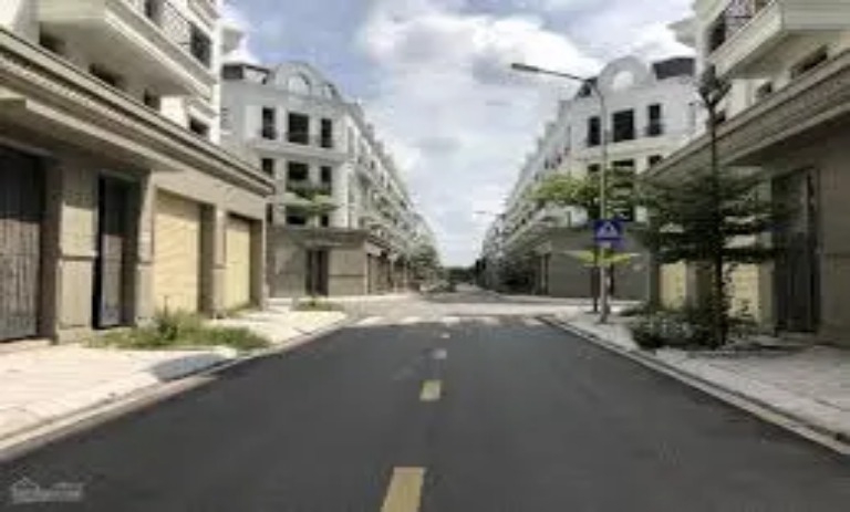Cần bán căn shophouse Sông Hồng TT Trâu Qùy, phố Thành Trung, Siêu kinh doanh.