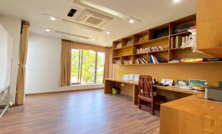 Cần bán căn biệt thự Khu Đô thị Đặng Xá, Full nội thất cao cấp.