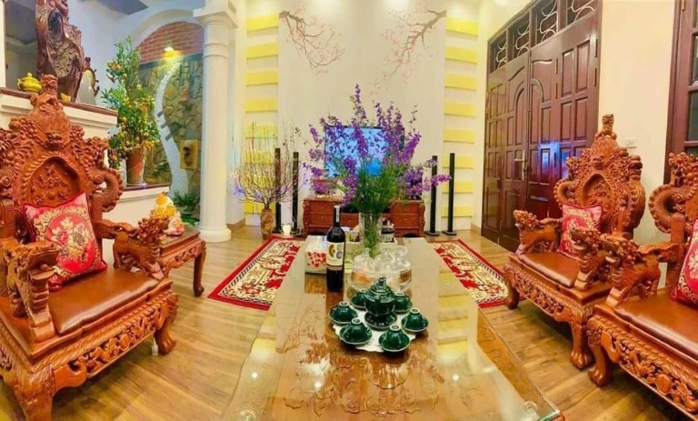 Cần chuyển nhượng căn nhà vô cùng xinh xắn tại tổ 21 Sài Đồng, Long Biên. Tặng full nội thất cao cấp