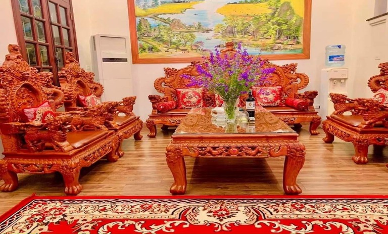 Cần chuyển nhượng căn nhà vô cùng xinh xắn tại tổ 21 Sài Đồng, Long Biên. Tặng full nội thất cao cấp