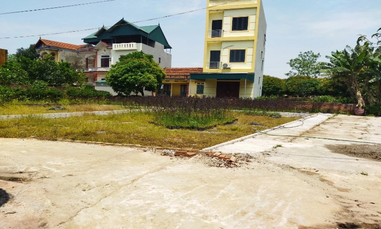 Chính chủ bán nhanh lô góc 2 mặt tiền 99,8m2 Tân Tiến, Văn Giang, Hưng Yên đường ô tô đỗ cửa