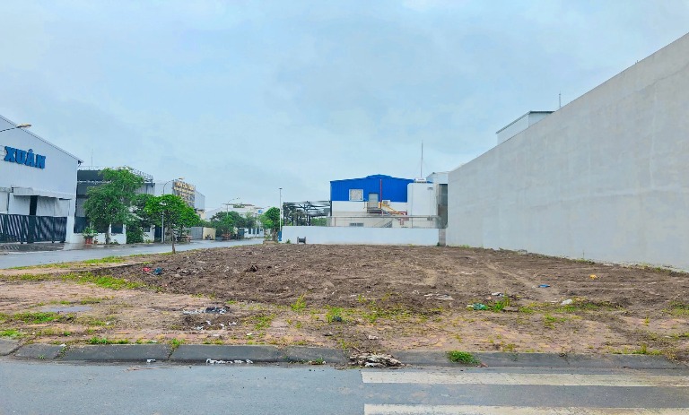 Bán nhanh lô đất 2100m2 tại cụm sản xuất làng nghề tập trung, xã Kiêu Kỵ, Gia Lâm, Hà Nội.