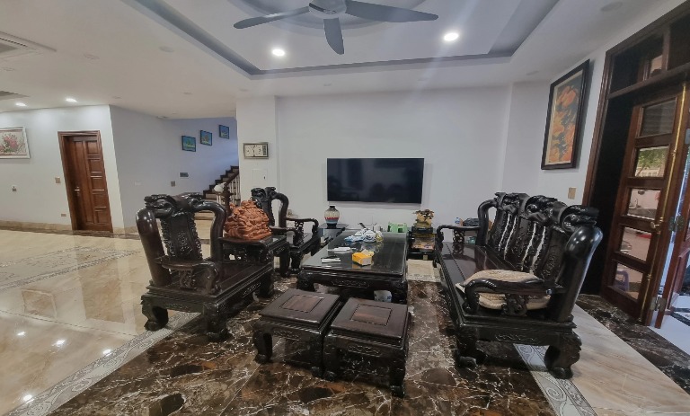 Cần bán căn biệt thư 3 tầng 221m2 khu đấu giá 31ha Trâu Quỳ siêu đẹp, Giá chỉ bằng giá đất