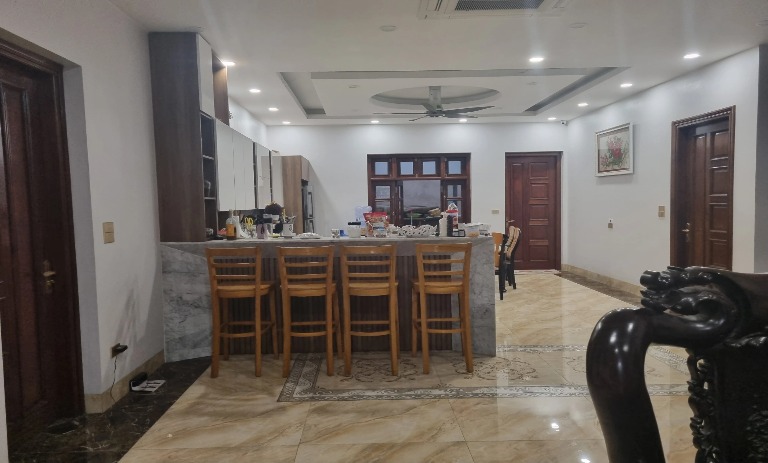 Cần bán căn biệt thư 3 tầng 221m2 khu đấu giá 31ha Trâu Quỳ siêu đẹp, Giá chỉ bằng giá đất