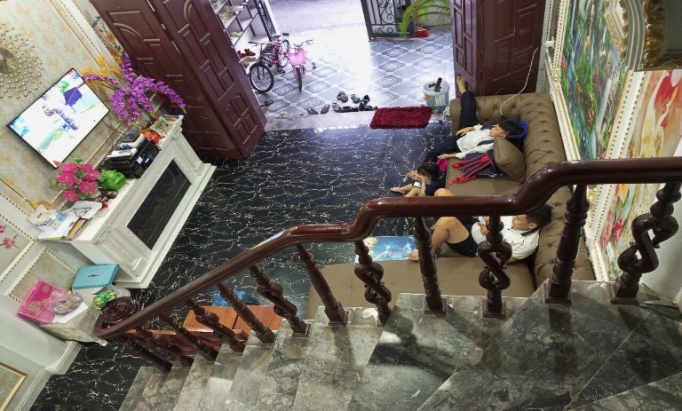 Bán nhà 3 tầng dân tự xây vô cùng chắc chắn, diên tích 62m2. Ngõ thông oto đỗ cửa