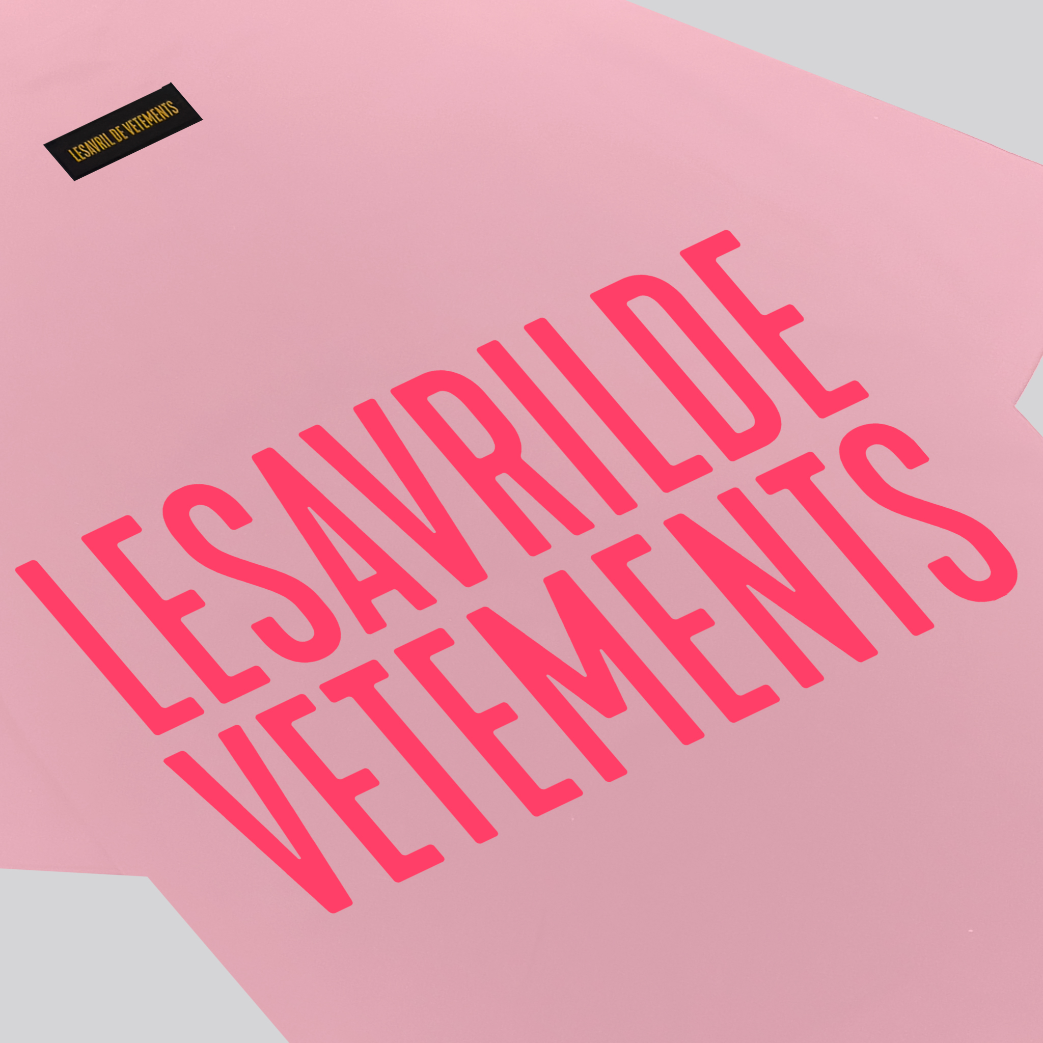 Áo thun Lesavril de Vetements LUMI - Pink