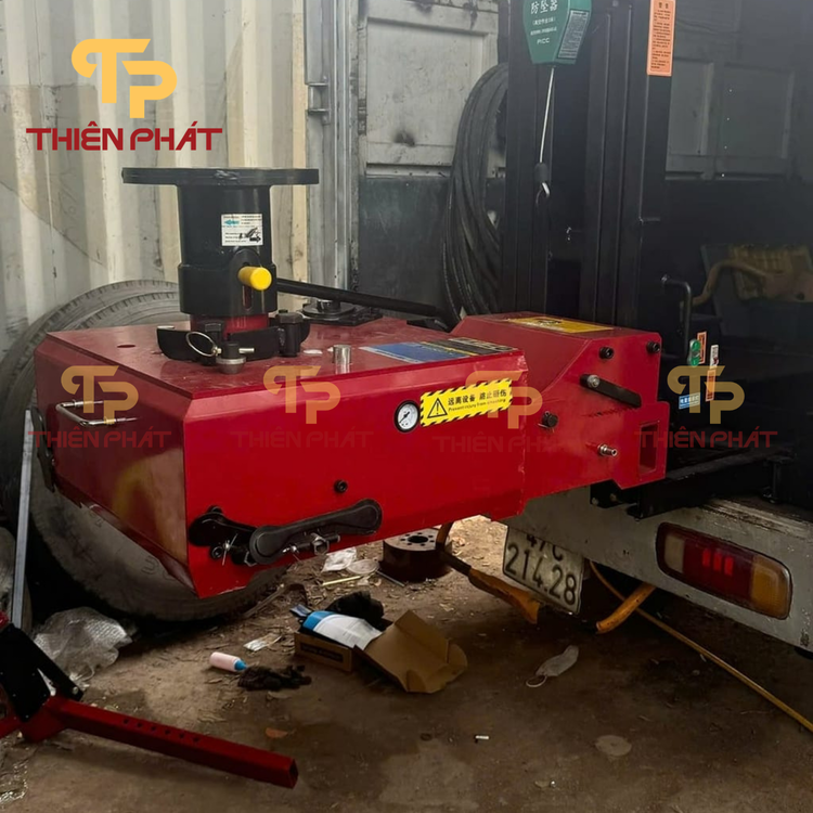 MÁY RA VÀO LỐP XE TẢI, GẮN TRÊN XE CỨU HỘ LỐP K1622AM
