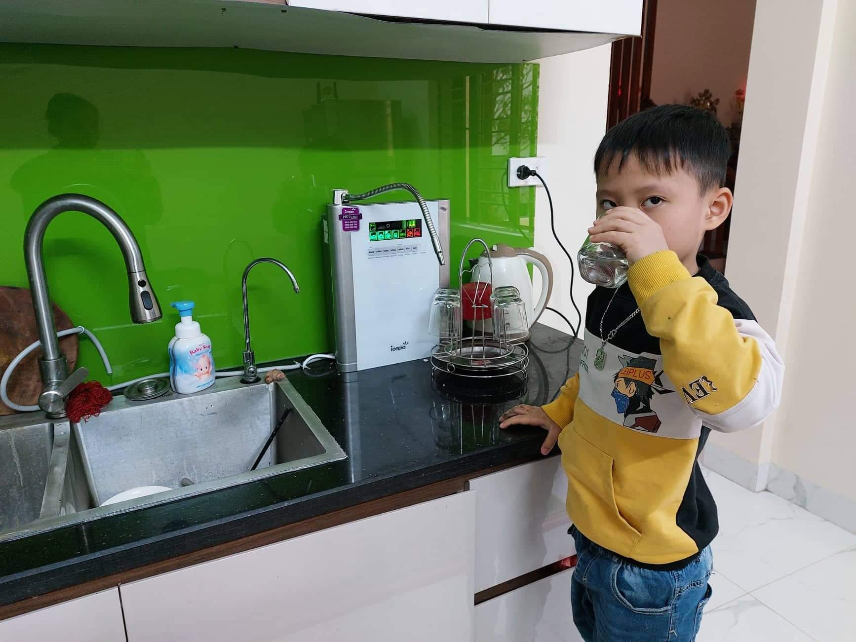 Trẻ em có thể sử dụng nước ion kiềm không?