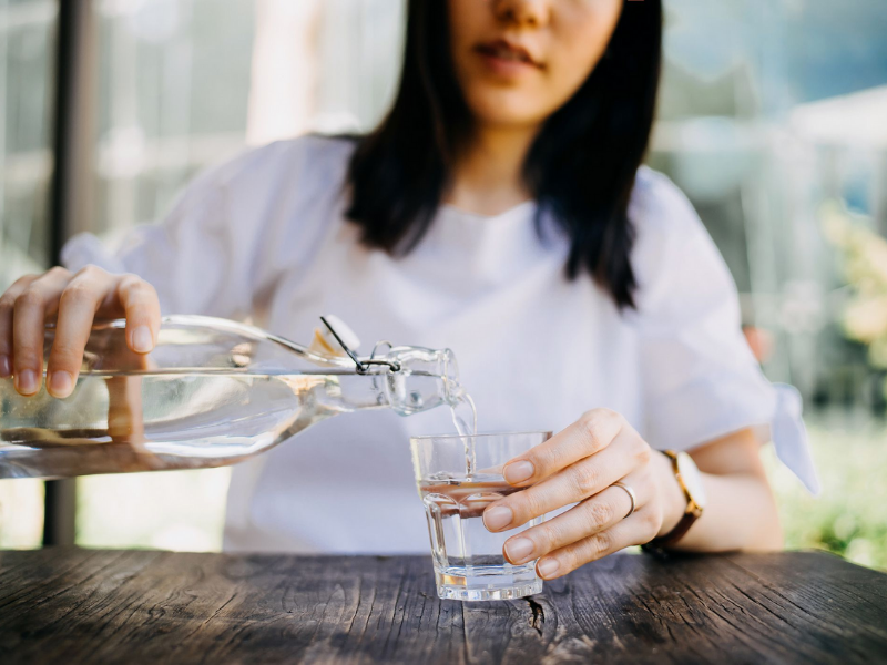 Mỗi ngày uống bao nhiêu nước thì tốt cho sức khỏe?