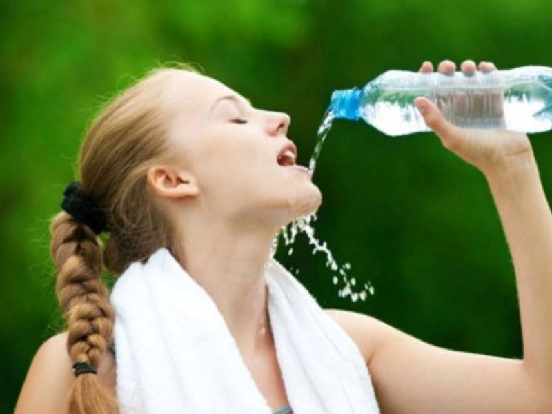 Tác dụng của uống nhiều nước là gì? Tìm hiểu loại nước uống tốt nhất thế giới