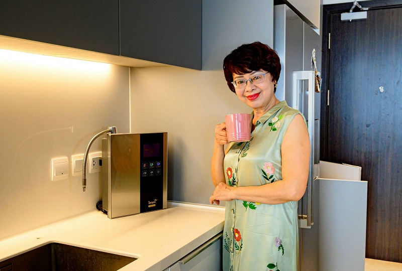 Sử dụng nước uống được tạo từ máy lọc nước ion kiềm để chữa bệnh dạ dày tại nhà