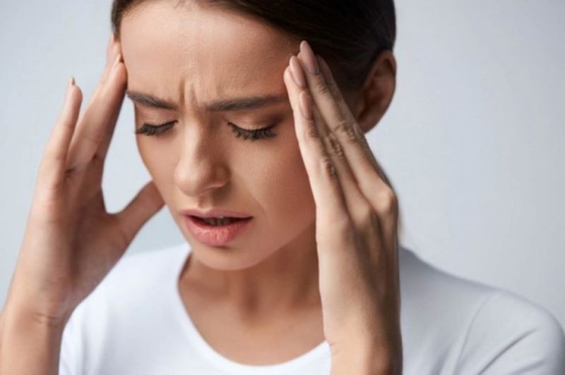 Uống nhiều nước có thể khiến đau đầu