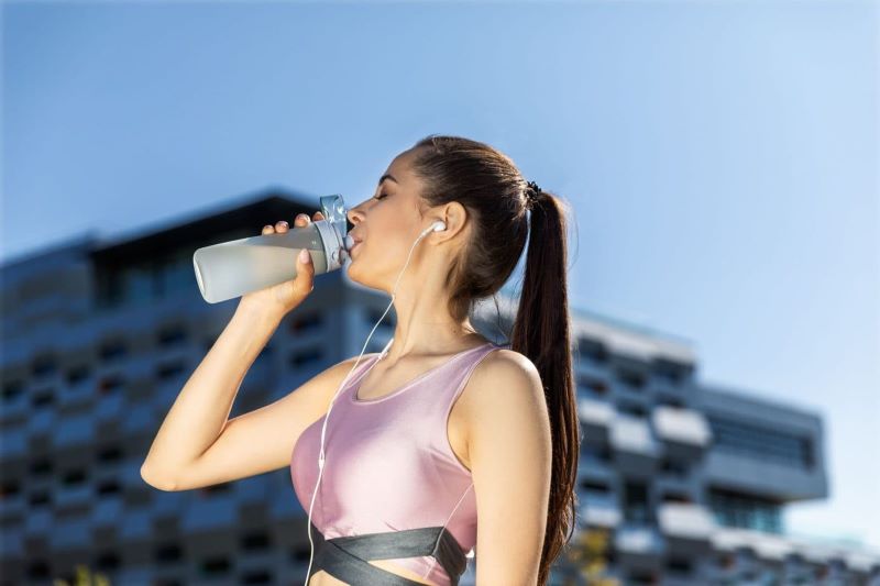 Uống nước là một cách để giảm cân hiệu quả
